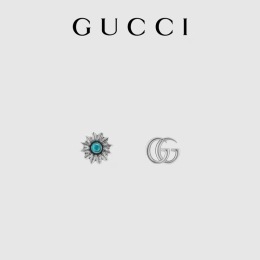 【GUCCI 雏菊双G耳钉】（1901293）（正品保证 质保一年）生命之花尽情绽放，缤纷色彩生动了整个世界，折射出闪耀的璀璨光芒，时间在变，但我们追寻美的心从未改变，将它作为礼物，赠予那位点亮您生活的佳人