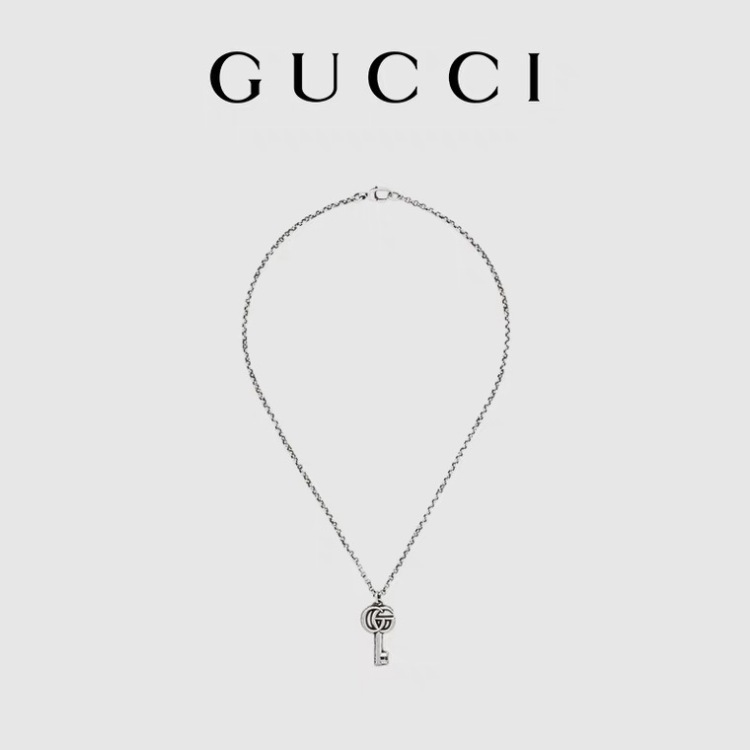 【GUCCI 双G钥匙项链】（1901386）（正品保证 质保一年）珍贵而精致的护身符，轻抚肌肤，如梦如幻,轻盈剔透，美感独特，折射出闪耀的璀璨光芒，时间在变，但我们追寻美的心从未改变，大牌设计,彰显女性的高端气质