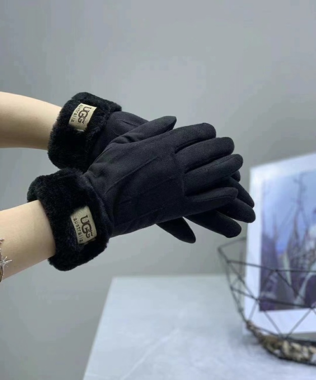 【女款男款，过冬神器】UGG保暖手套，鹿皮绒制作，防风防水，仿兔毛内里，高蓬松高保暖，结合了导电纳米纤维，戴着手套也能玩手机！