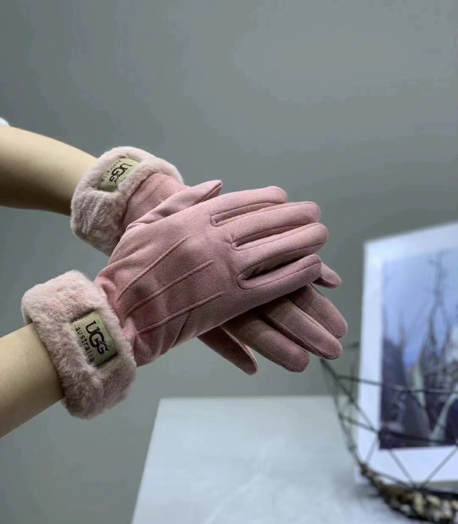 【女款男款，过冬神器】UGG保暖手套，鹿皮绒制作，防风防水，仿兔毛内里，高蓬松高保暖，结合了导电纳米纤维，戴着手套也能玩手机！