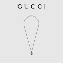 【GUCCI 虎头项链】（1901333）（正品保证 质保一年）珍贵而精致的护身符，轻抚肌肤，如梦如幻,轻盈剔透，美感独特，折射出闪耀的璀璨光芒，时间在变，但我们追寻美的心从未改变，大牌设计,彰显女性的高端气质